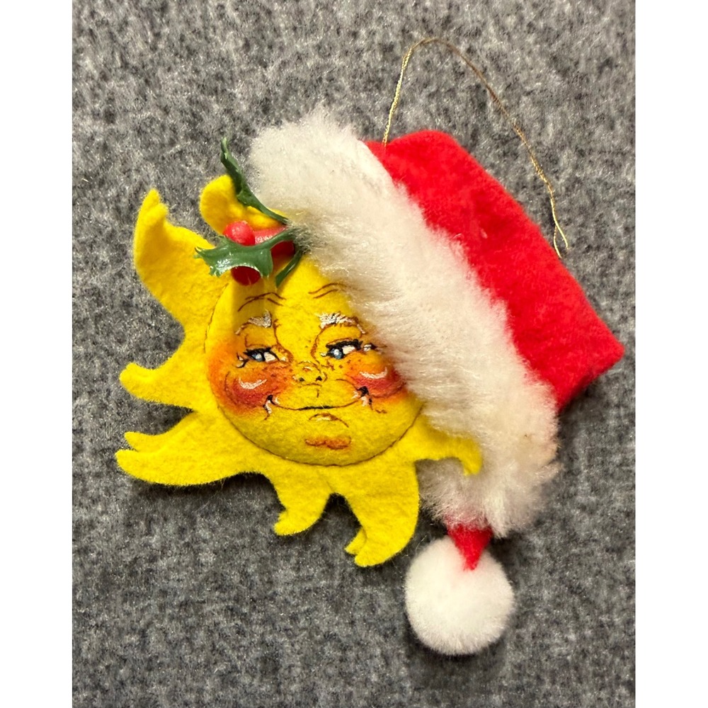 Annalee Mobilitee Christmas Sun Ornament Santa Hat Holly Felt Vintage Yellow